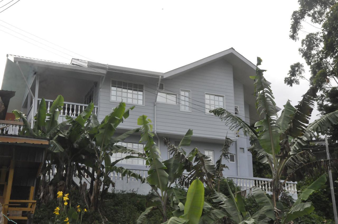 Azrien Homestay Kundasang Exterior photo